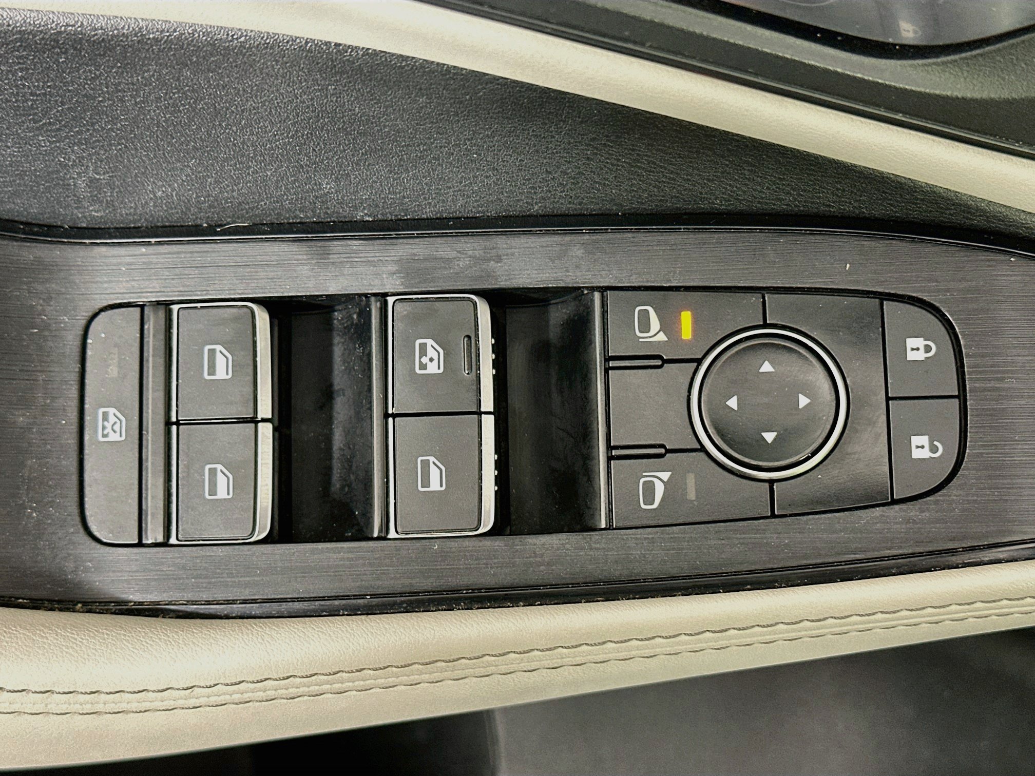 Used 2023 Nissan Rogue SL AWD/4WD image 15