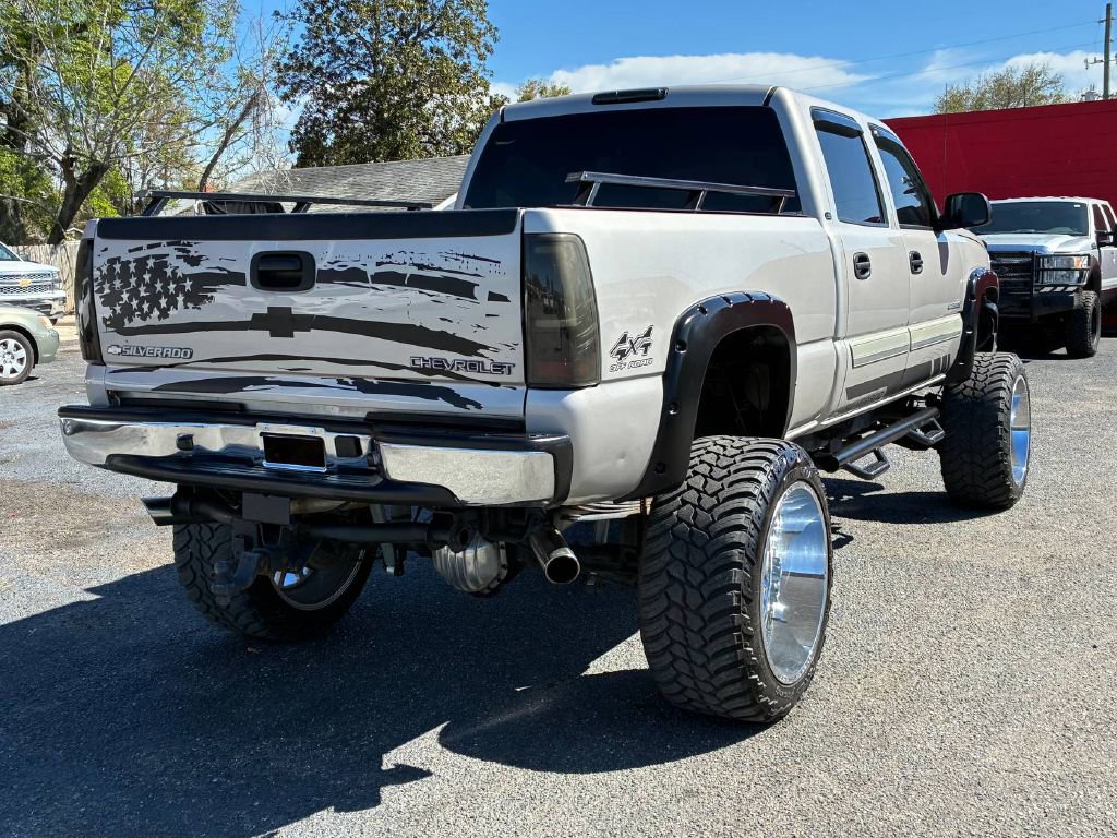 Used 2005 Chevrolet Silverado 2500 LS w/ Skid Plate Package AWD/4WD image 5