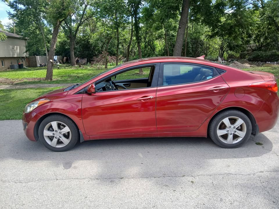 Used 2013 Hyundai Elantra GLS image 4