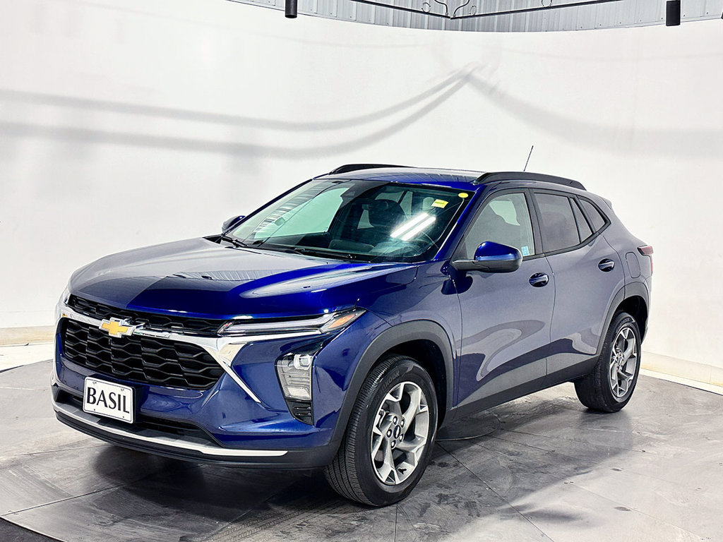 Used 2024 Chevrolet Trax LT w/ Driver Confidence Package FWD image 8