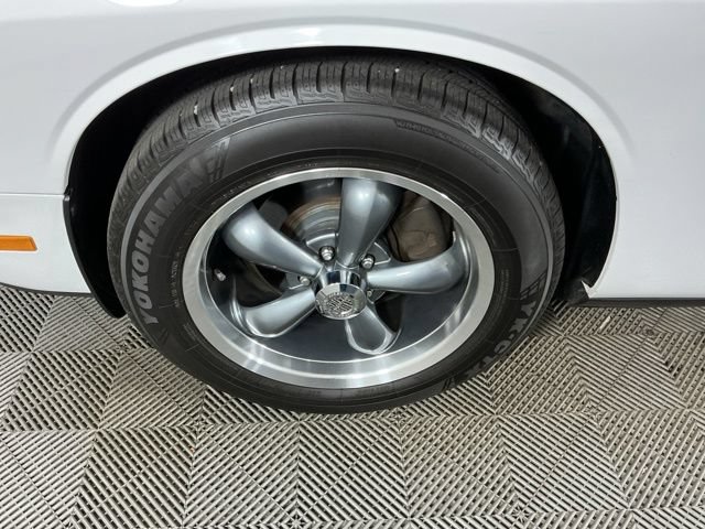 Used 2013 Dodge Challenger SXT RWD image 9