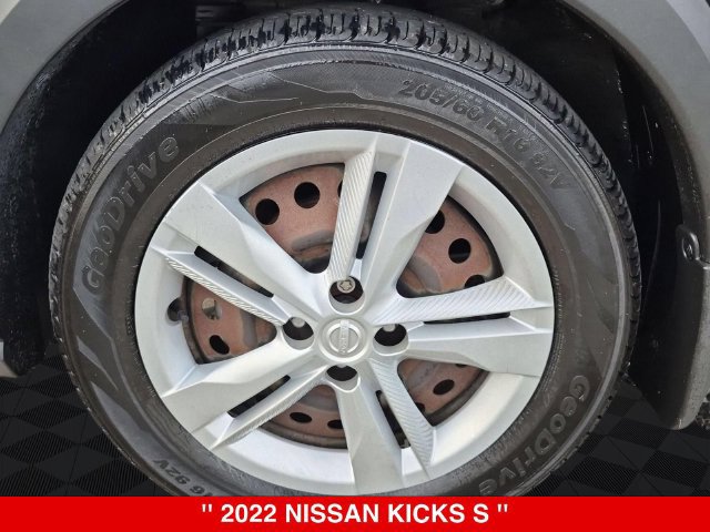 Certified 2022 Nissan Kicks S FWD image 11