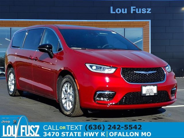 New 2026 Chrysler Pacifica Select