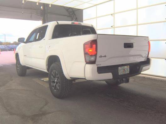 Used 2020 Toyota Tacoma SR5 w/ Technology Package AWD/4WD image 12