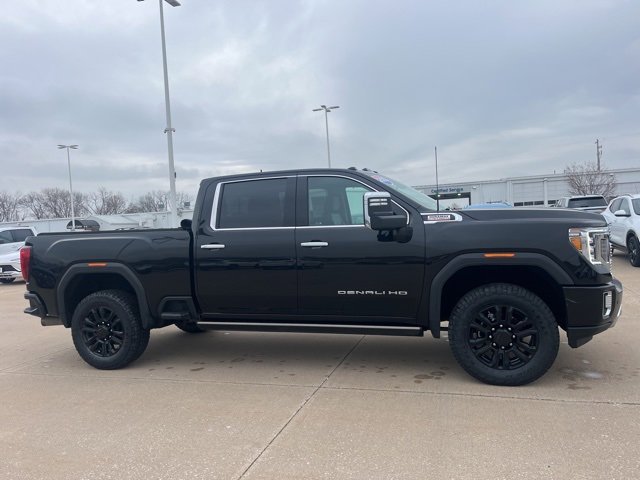 Used 2023 GMC Sierra 3500 Denali w/ Denali Black Diamond Edition image 2