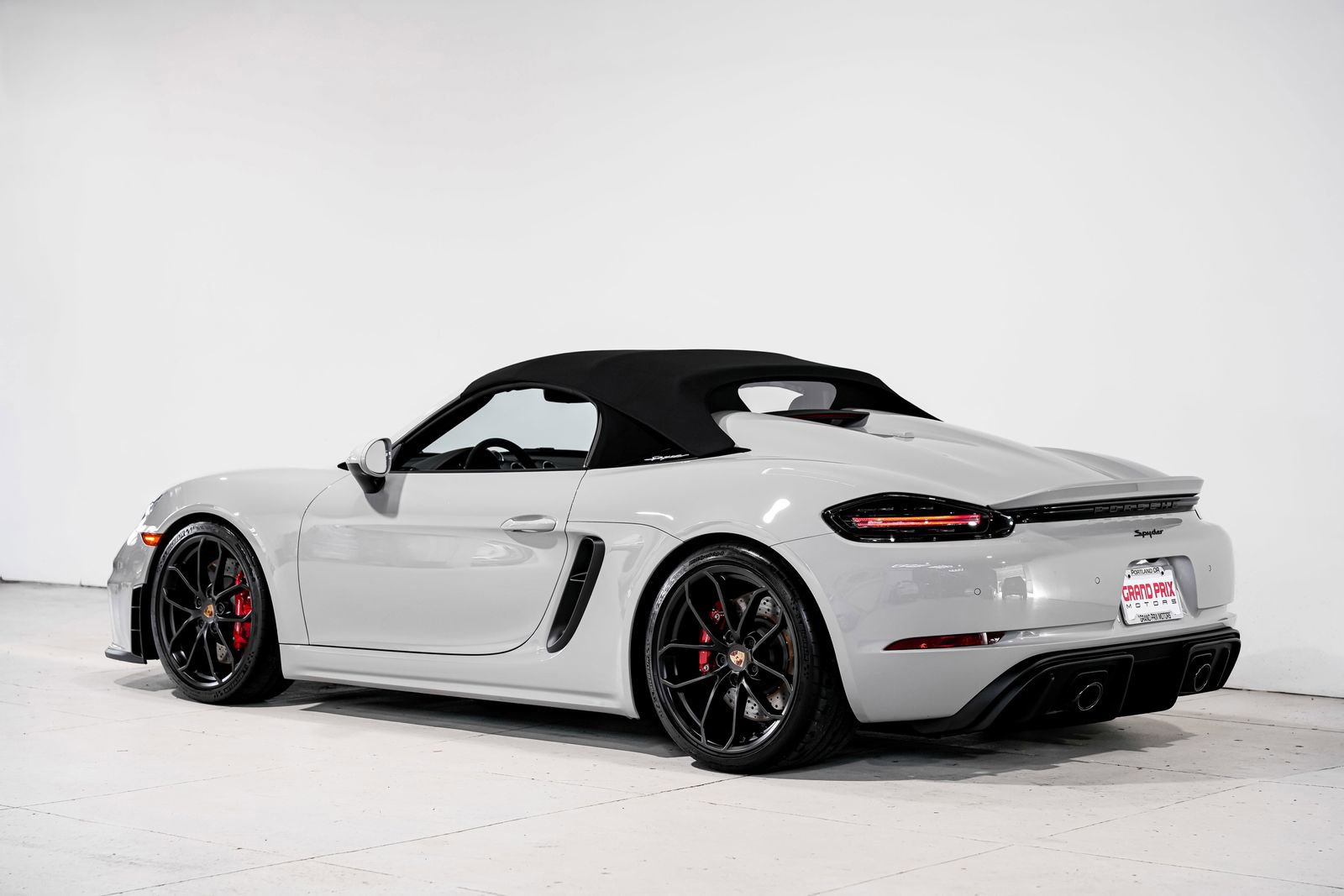 Used 2022 Porsche 718 Boxster Spyder RWD image 8