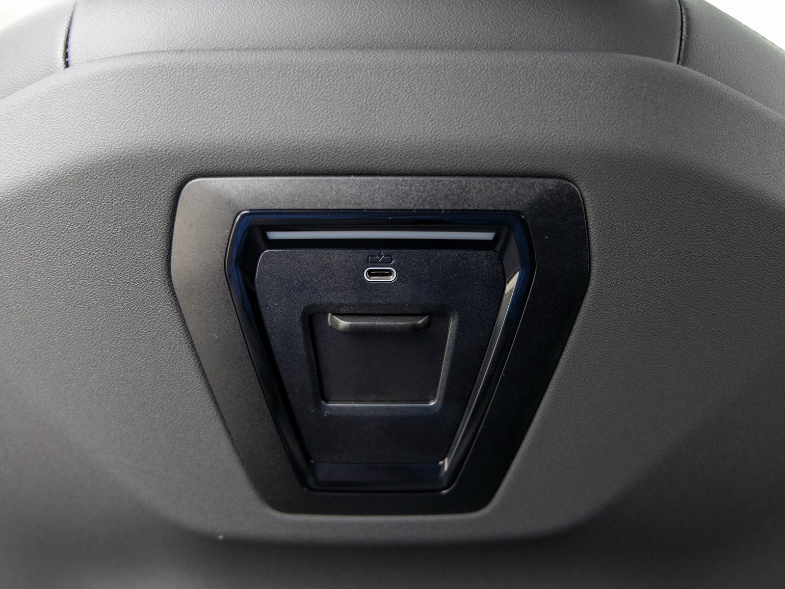 Used 2025 BMW i5 xDrive40 w/ Premium Package image 42