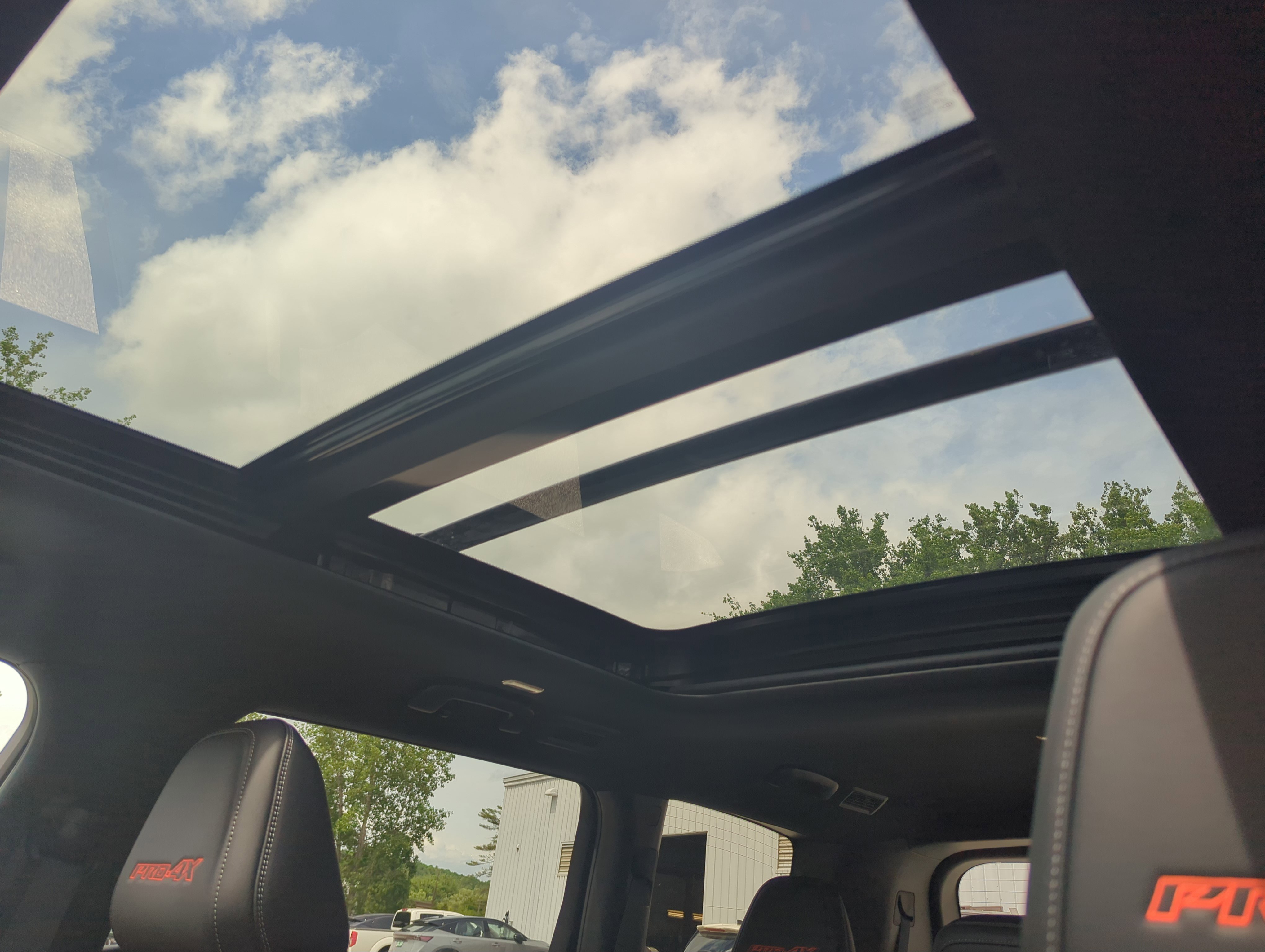 New 2025 Nissan Armada PRO-4X w/ Pro-4X Premium Package image 17