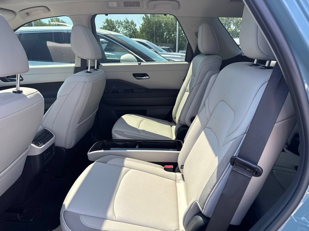 Certified 2026 Nissan Pathfinder SL w/ SL Premium Package AWD/4WD image 14