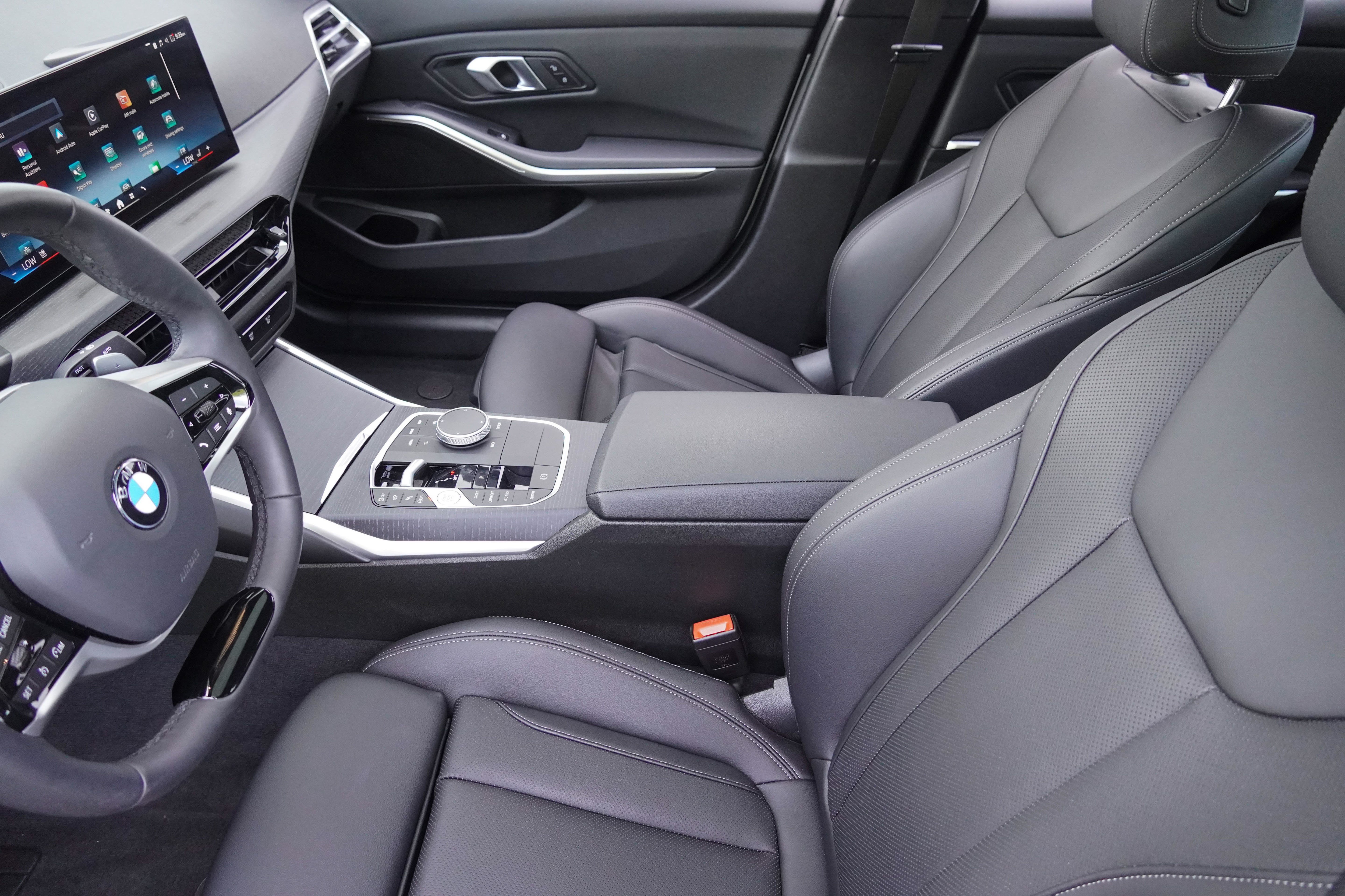 Used 2025 BMW 330i Sedan RWD image 11