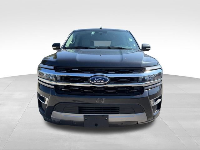 Used 2024 Ford Expedition Limited AWD/4WD image 2
