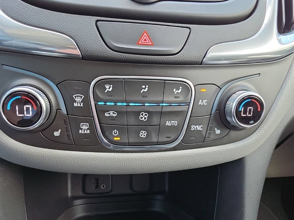 Certified 2018 Chevrolet Equinox LT AWD/4WD image 17