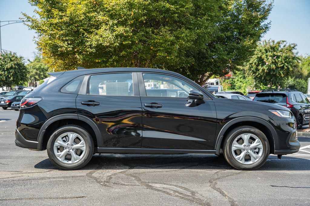 Certified 2025 Honda HR-V LX image 3
