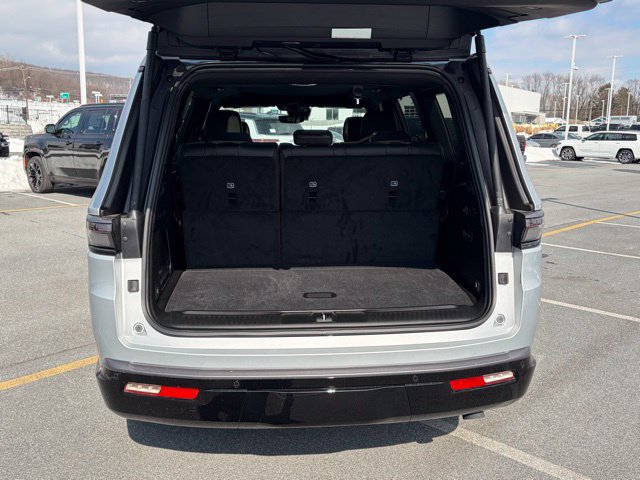 New 2026 Jeep Grand Wagoneer Limited AWD/4WD image 7