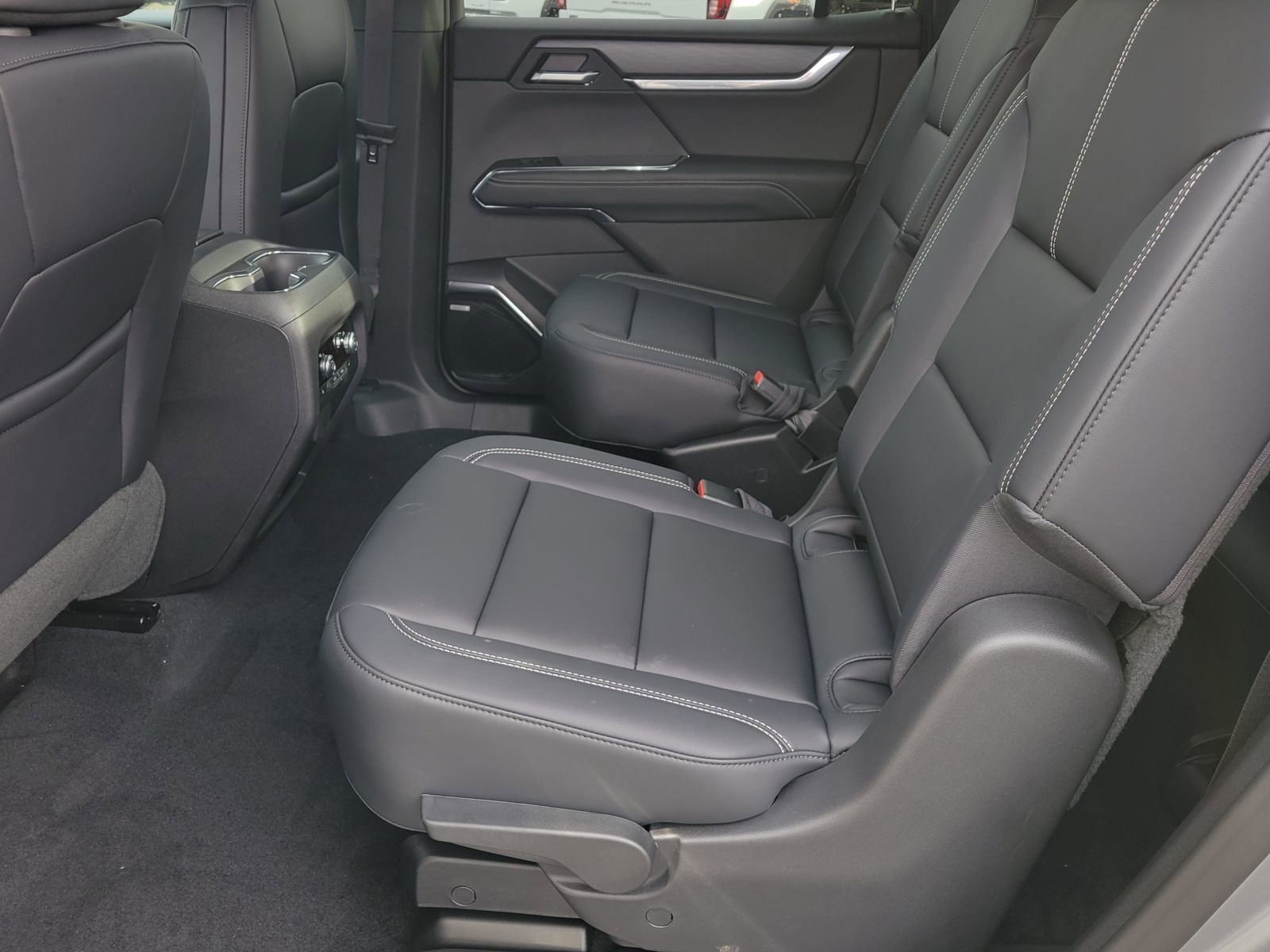 New 2026 GMC Acadia Elevation w/ Black Edition AWD/4WD image 7