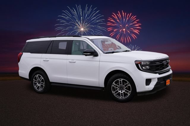 Used 2025 Ford Expedition Active AWD/4WD image 2