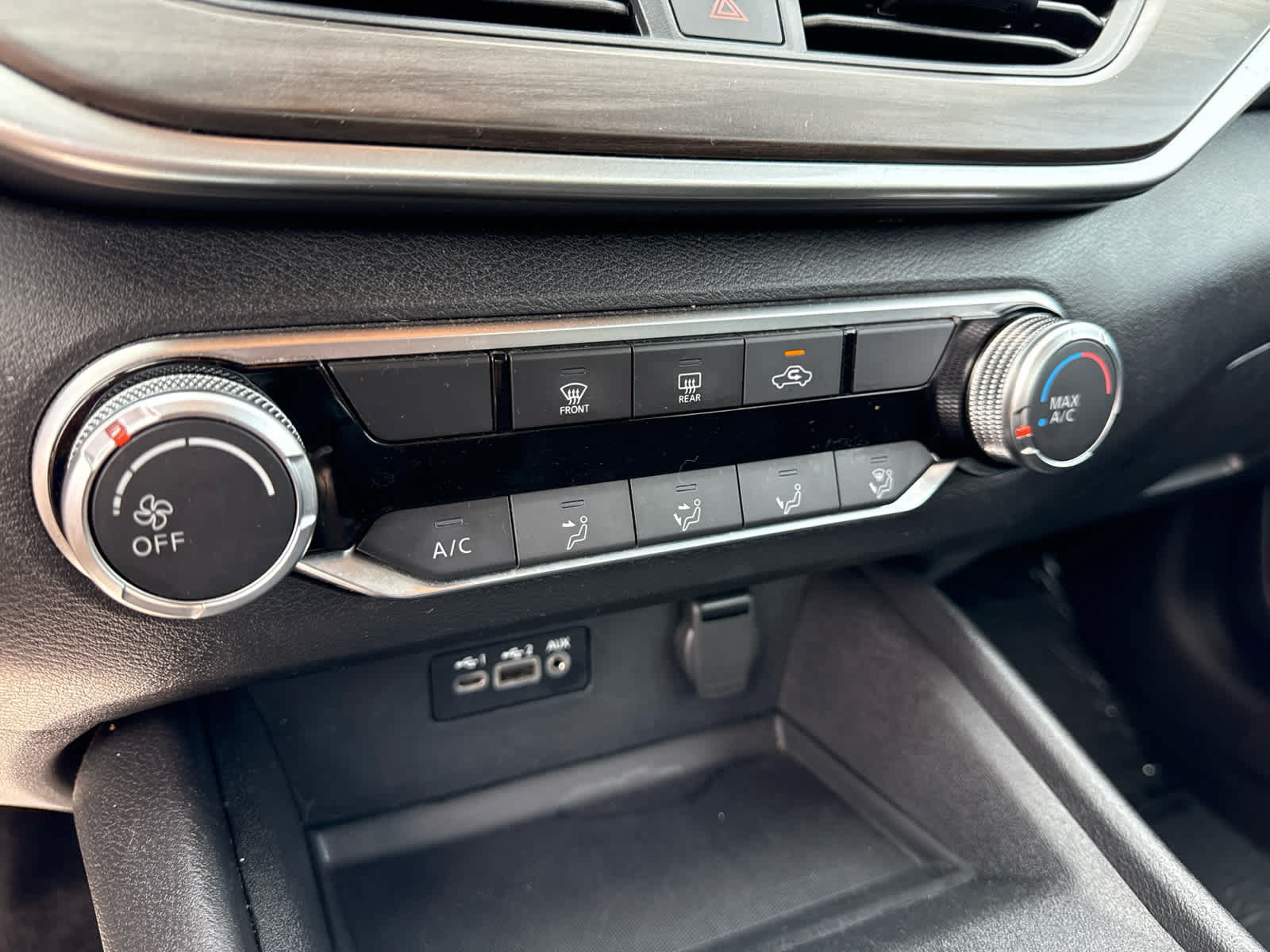 Used 2025 Nissan Altima 2.5 SV FWD image 18