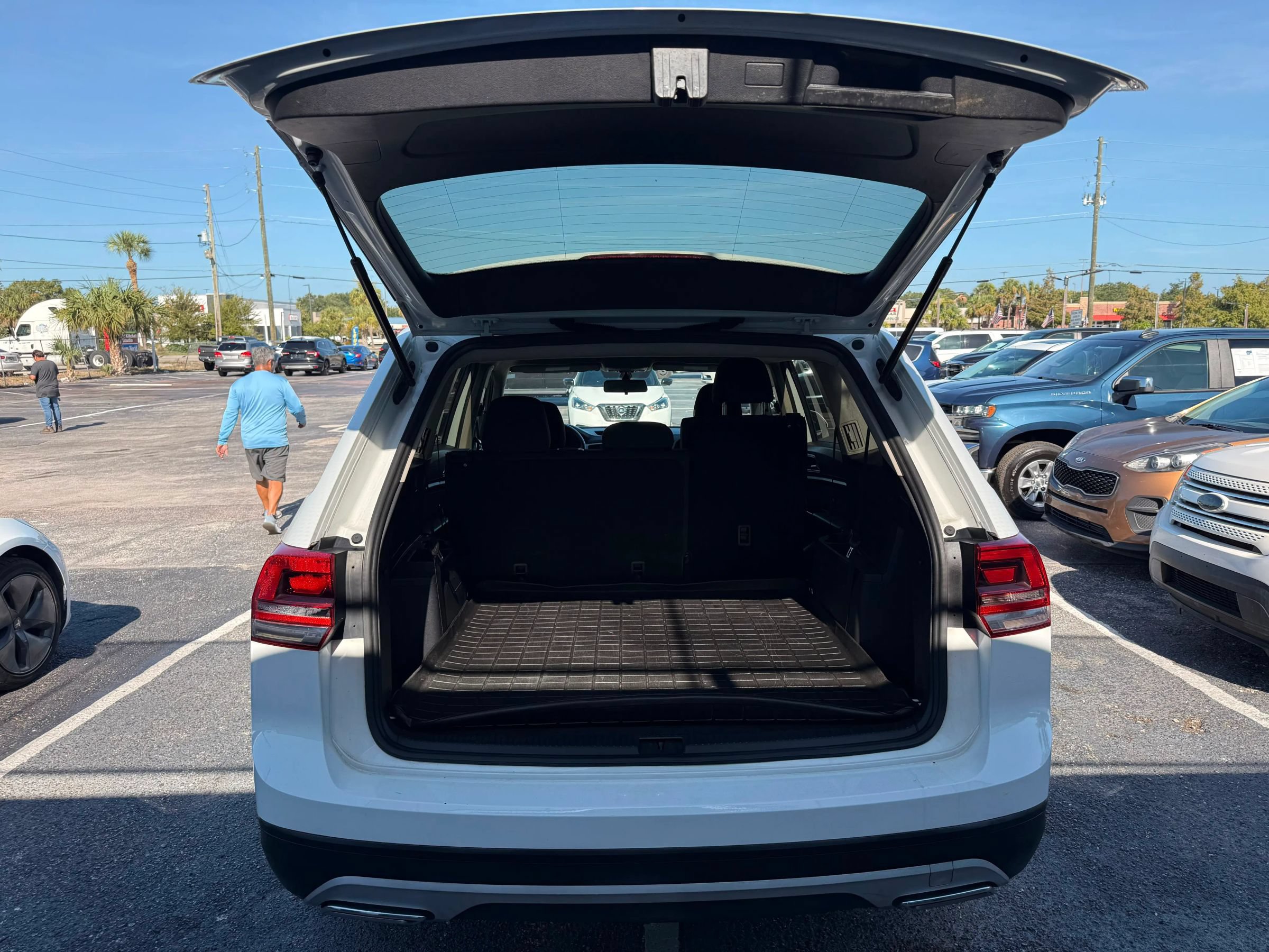 Used 2019 Volkswagen Atlas S FWD image 6