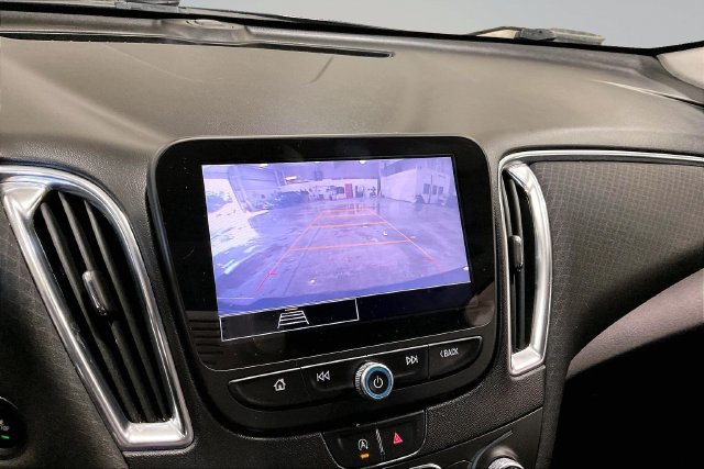 Used 2021 Chevrolet Malibu LT FWD image 21