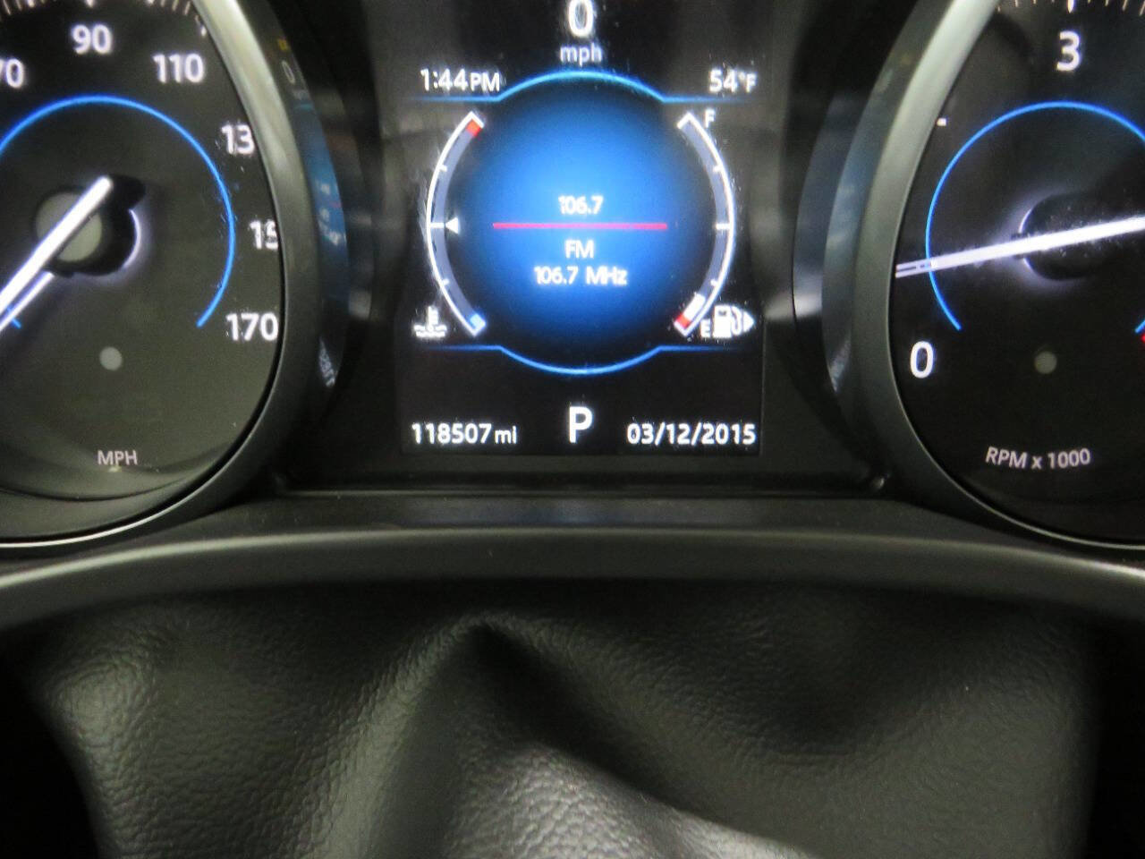 Used 2017 Jaguar F-PACE Premium image 19