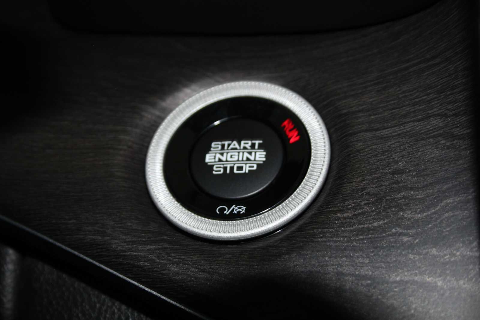 Used 2021 Jeep Grand Cherokee L Overland w/ Luxury Tech Group IV AWD/4WD image 48