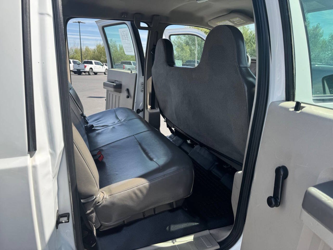 Used 2009 Ford F350 4x4 Crew Cab DRW Super Duty image 27