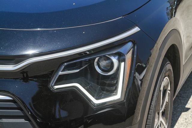 Certified 2023 Kia Niro LX FWD image 6