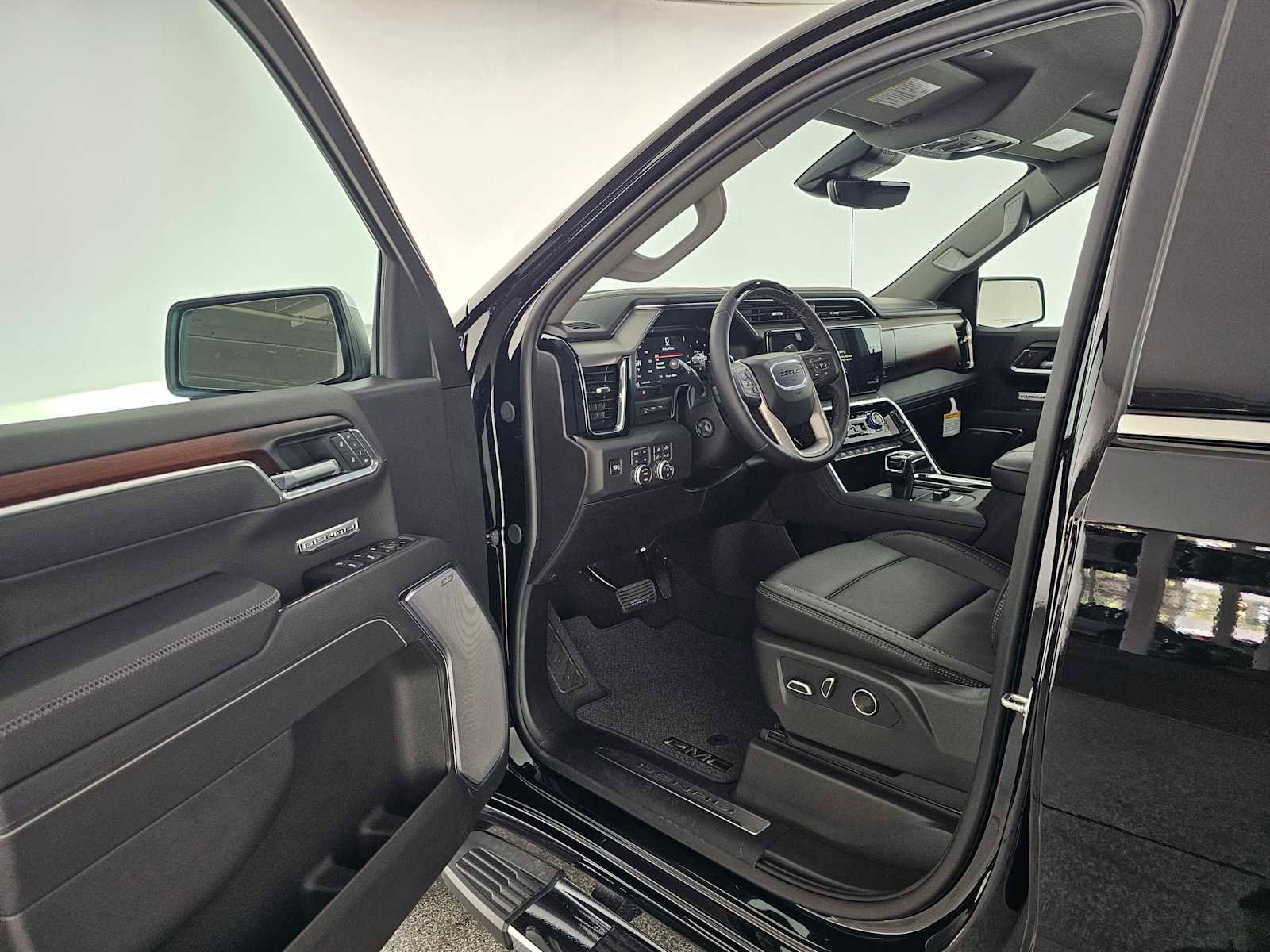 New 2026 GMC Sierra 1500 Denali w/ Technology Package AWD/4WD image 19