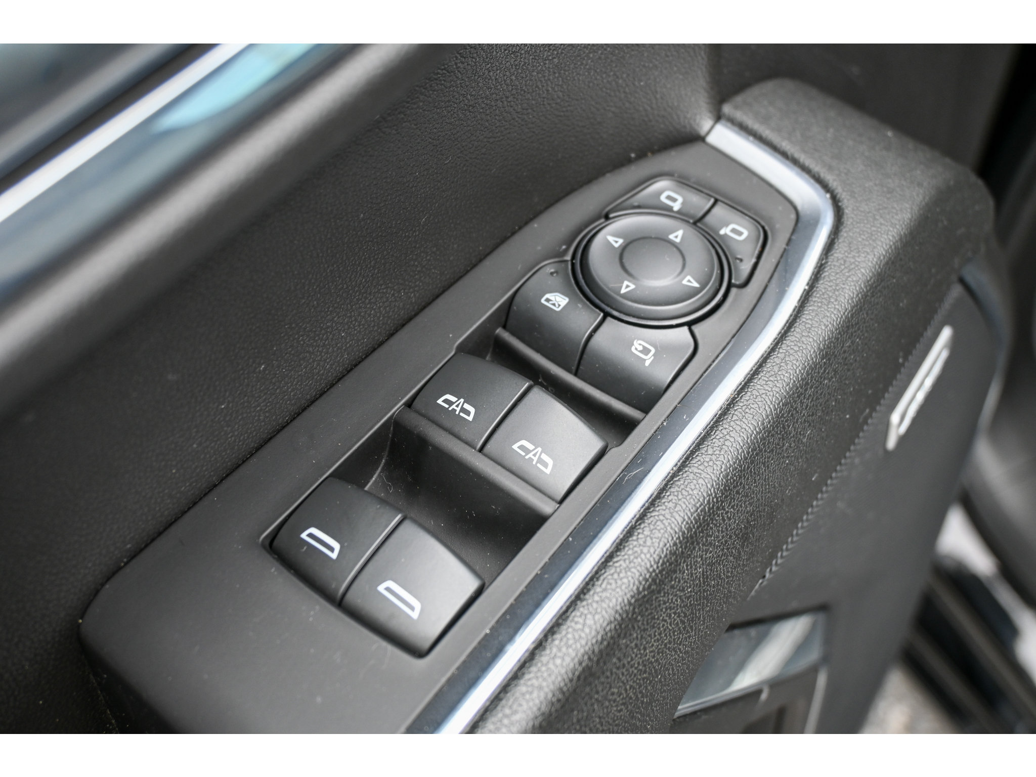 Used 2024 Chevrolet Silverado 1500 LTZ w/ LTZ Premium Package AWD/4WD image 33