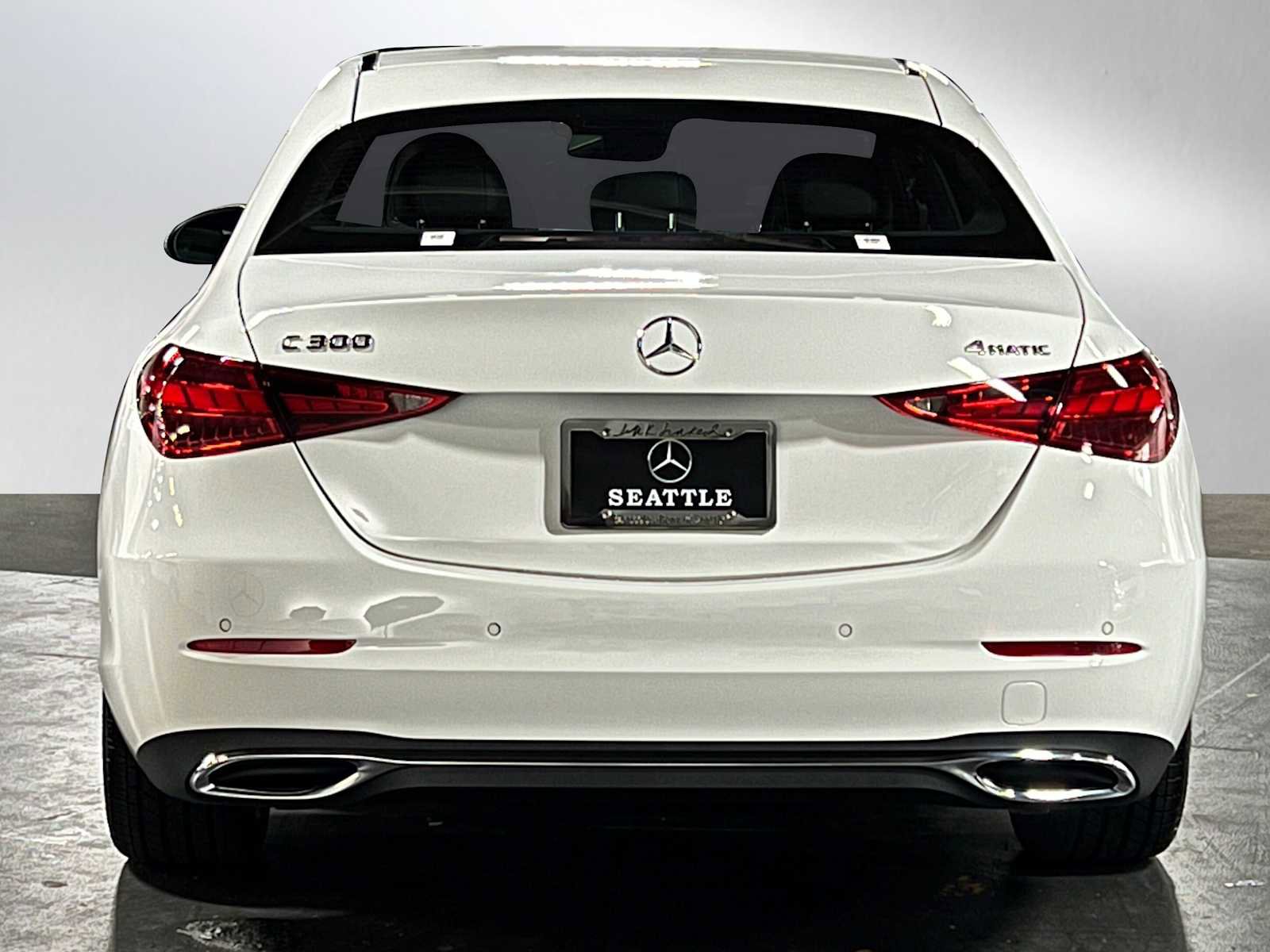 Used 2025 Mercedes-Benz C 300 4MATIC Sedan image 4