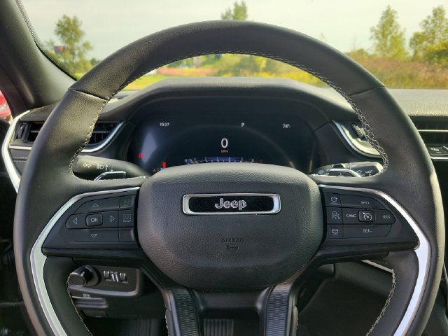 Certified 2024 Jeep Grand Cherokee Laredo X w/ Luxury Tech Group I AWD/4WD image 20