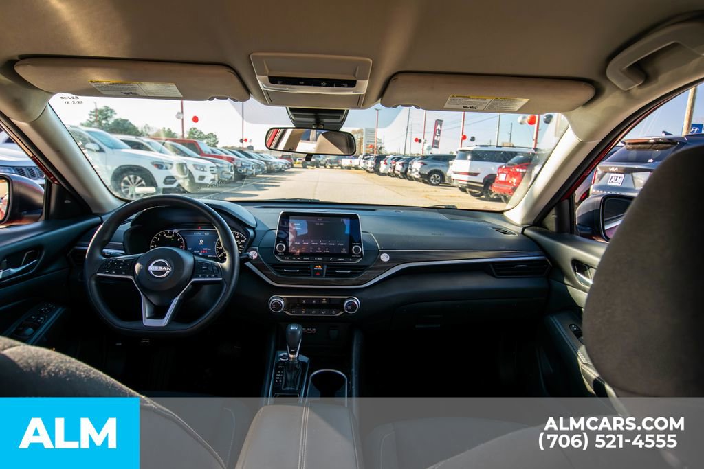 Used 2024 Nissan Altima 2.5 SV image 10