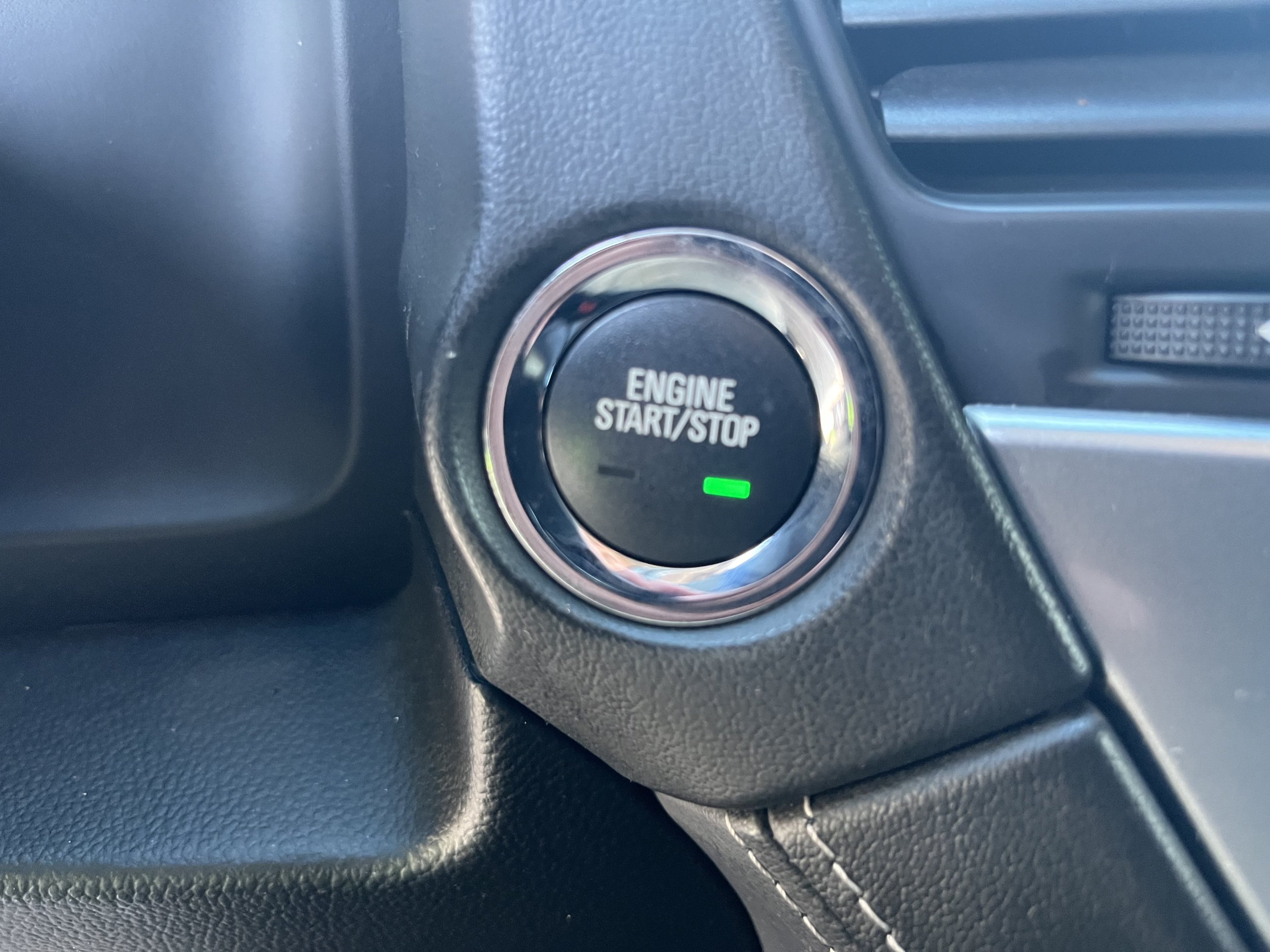 Used 2019 Chevrolet Suburban Premier AWD/4WD image 19