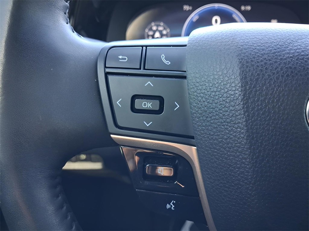 Used 2023 Toyota Crown XLE image 30