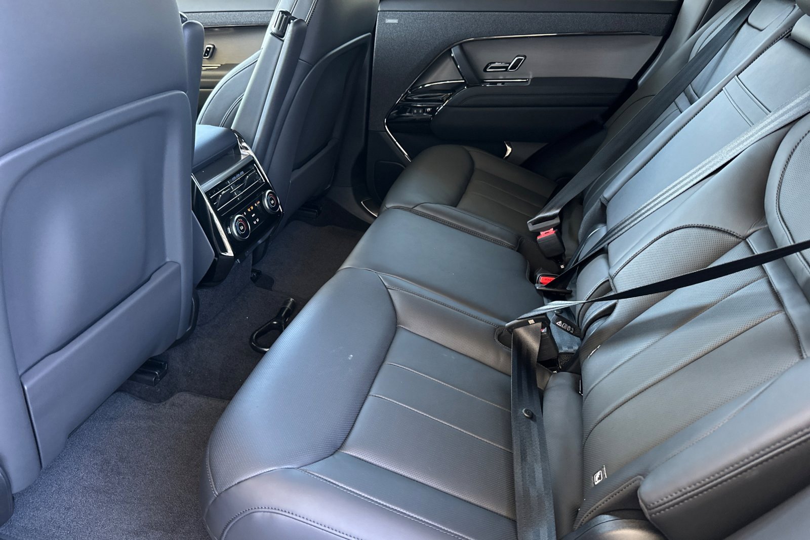 New 2025 Land Rover Range Rover Sport Dynamic SE image 11