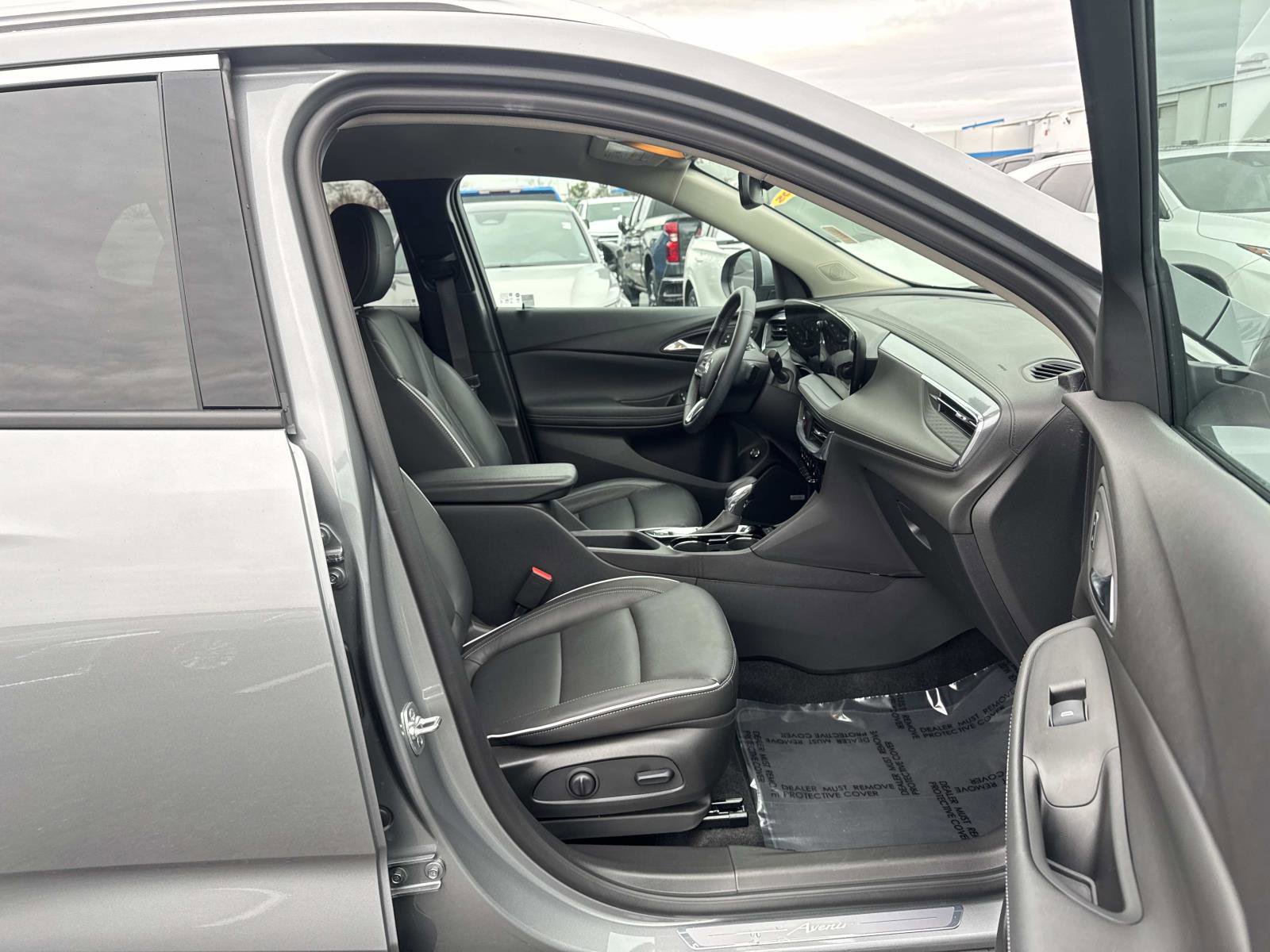 Used 2025 Buick Encore GX Avenir w/ Avenir Convenience Package image 15