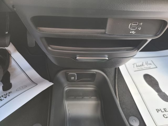 New 2027 Chrysler Pacifica Select FWD image 13