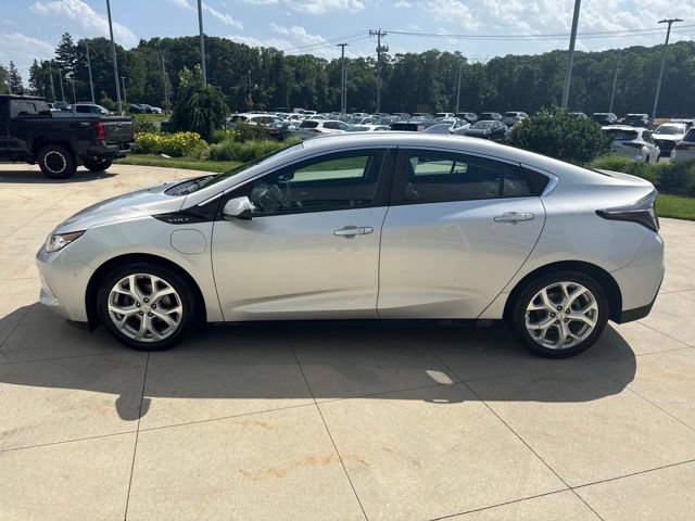 Used 2018 Chevrolet Volt Premier w/ Driver Confidence Package FWD image 4