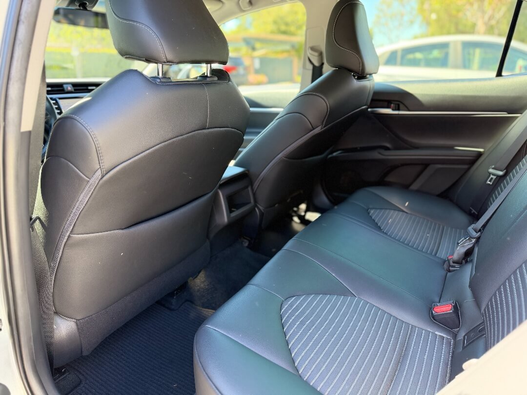 Used 2018 Toyota Camry SE FWD image 11