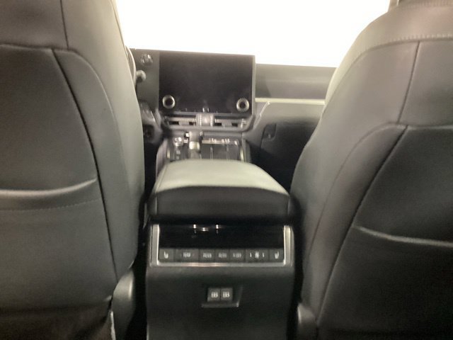 Used 2024 Lexus GX 550 w/ Accessory Package (Z1) AWD/4WD image 27