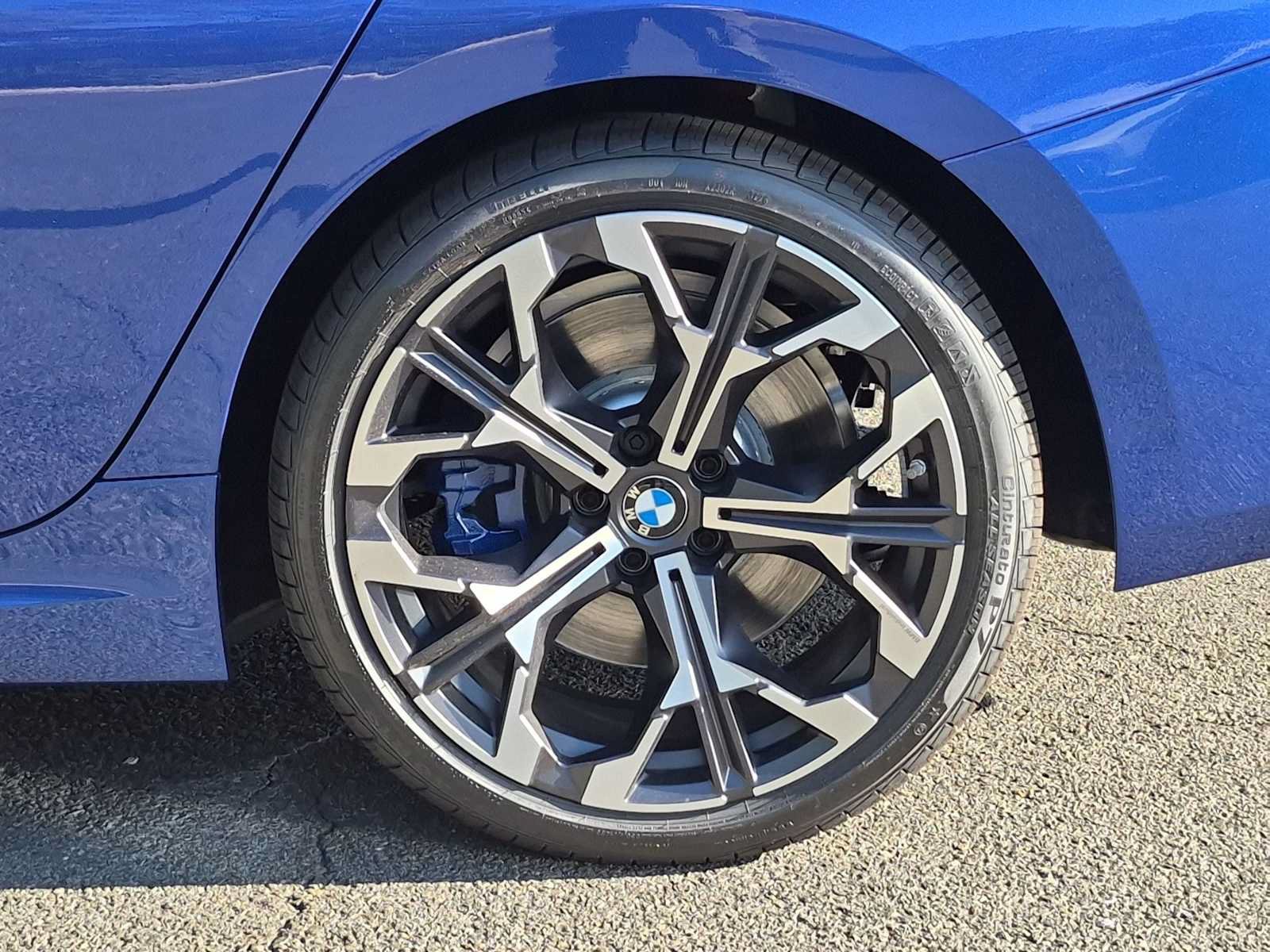 New 2026 BMW 330i xDrive Sedan w/ M Sport Package AWD/4WD image 14