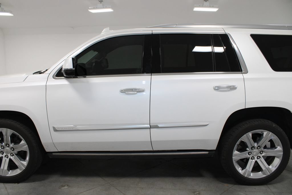 Used 2020 Cadillac Escalade Premium Luxury AWD/4WD image 7