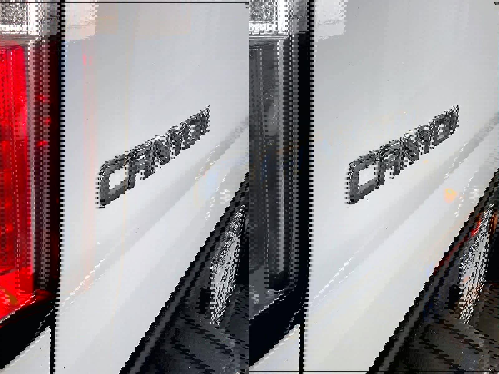 Used 2016 GMC Canyon SLT w/ Driver Alert Package image 10