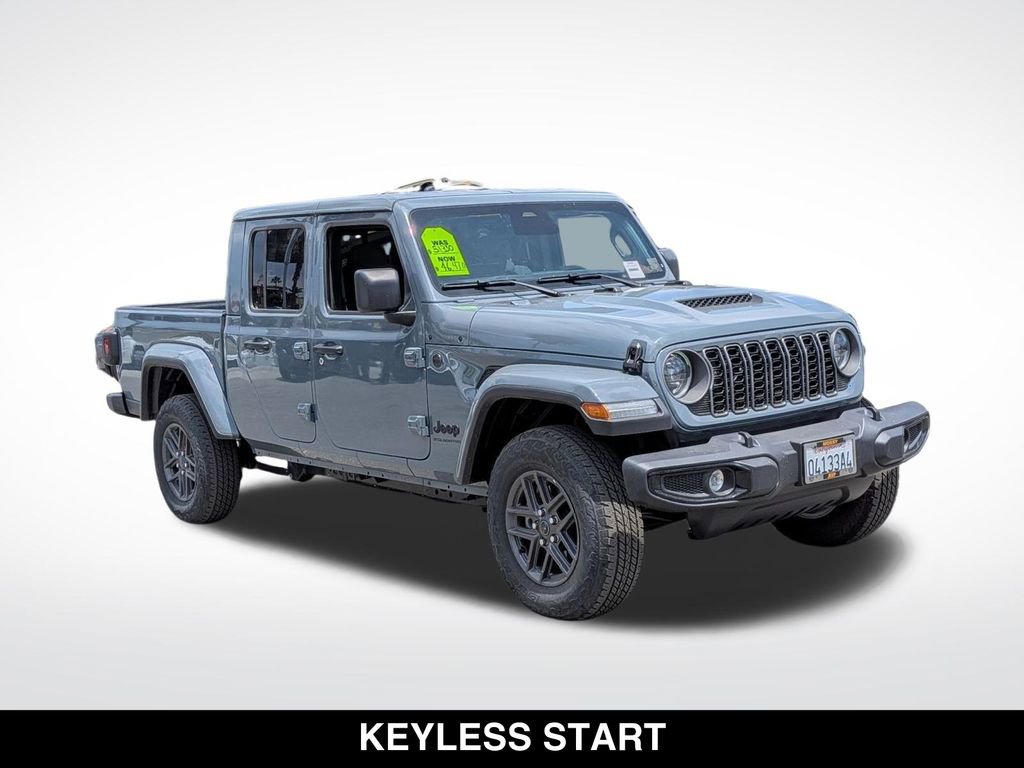 Used 2026 Jeep Gladiator Sport AWD/4WD image 2