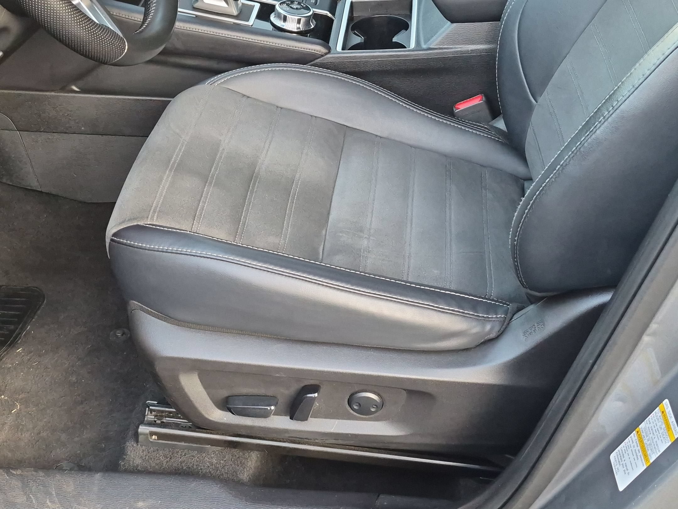 Used 2024 Mitsubishi Outlander SE FWD image 14