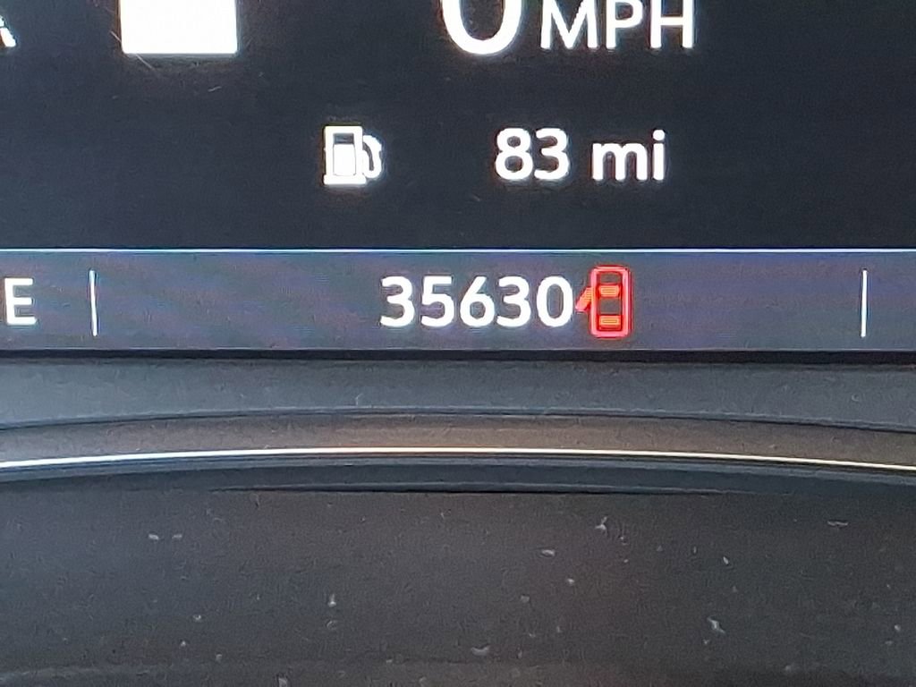 Used 2023 Chevrolet Traverse RS image 29