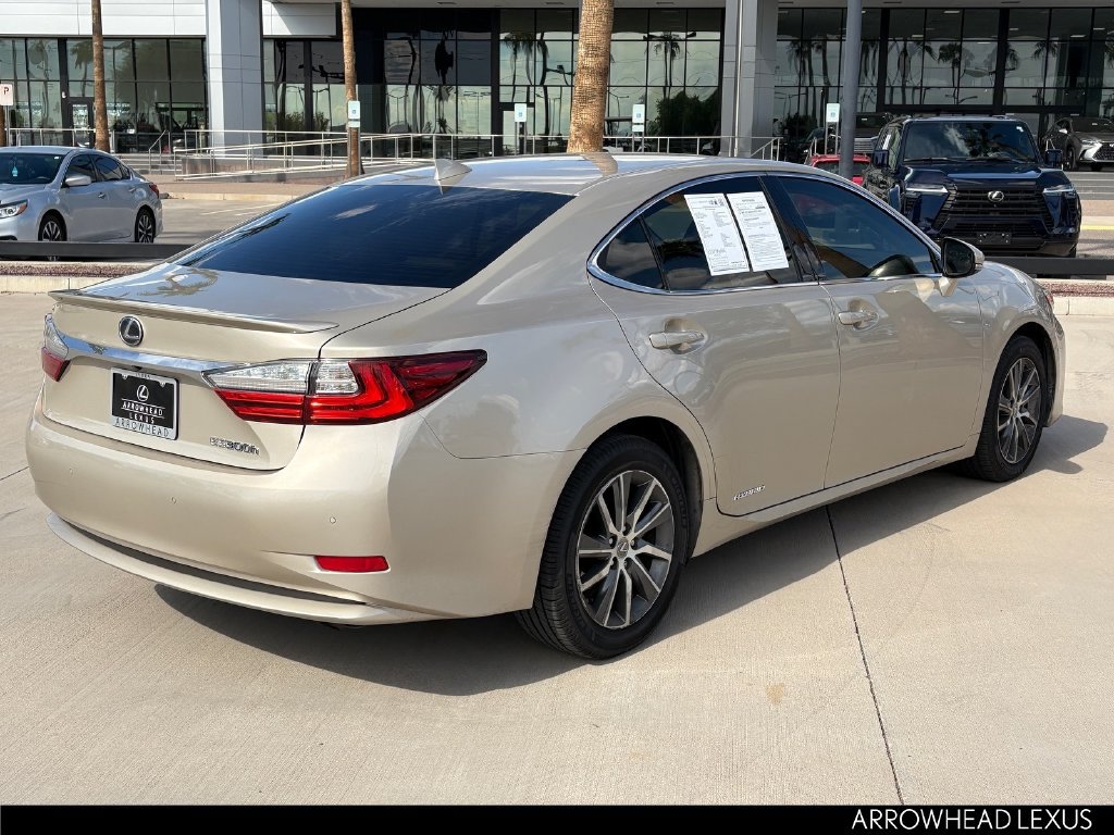 Used 2018 Lexus ES 300h w/ Luxury Package FWD image 5