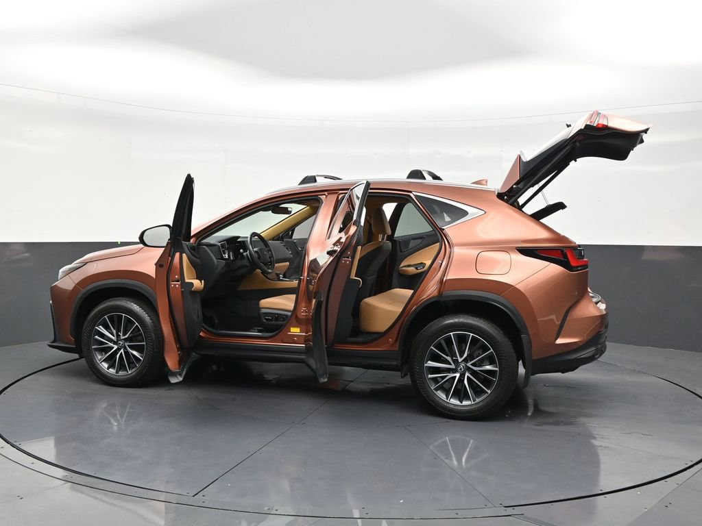 Used 2025 Lexus NX 250 FWD w/ Accessory Package (A2) image 31