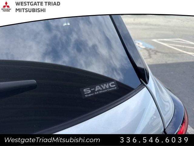 Used 2023 Mitsubishi Outlander SE image 11