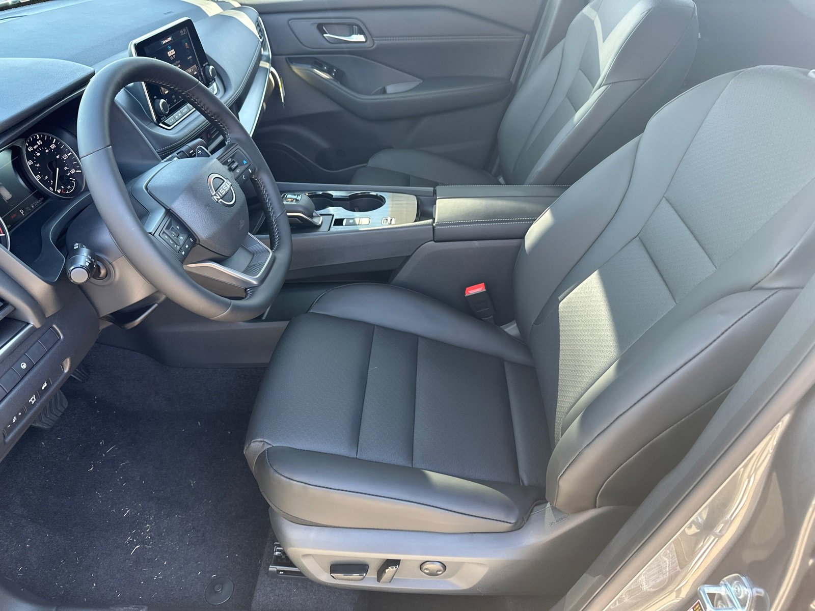 New 2026 Nissan Rogue SV w/ SV Premium Package image 9